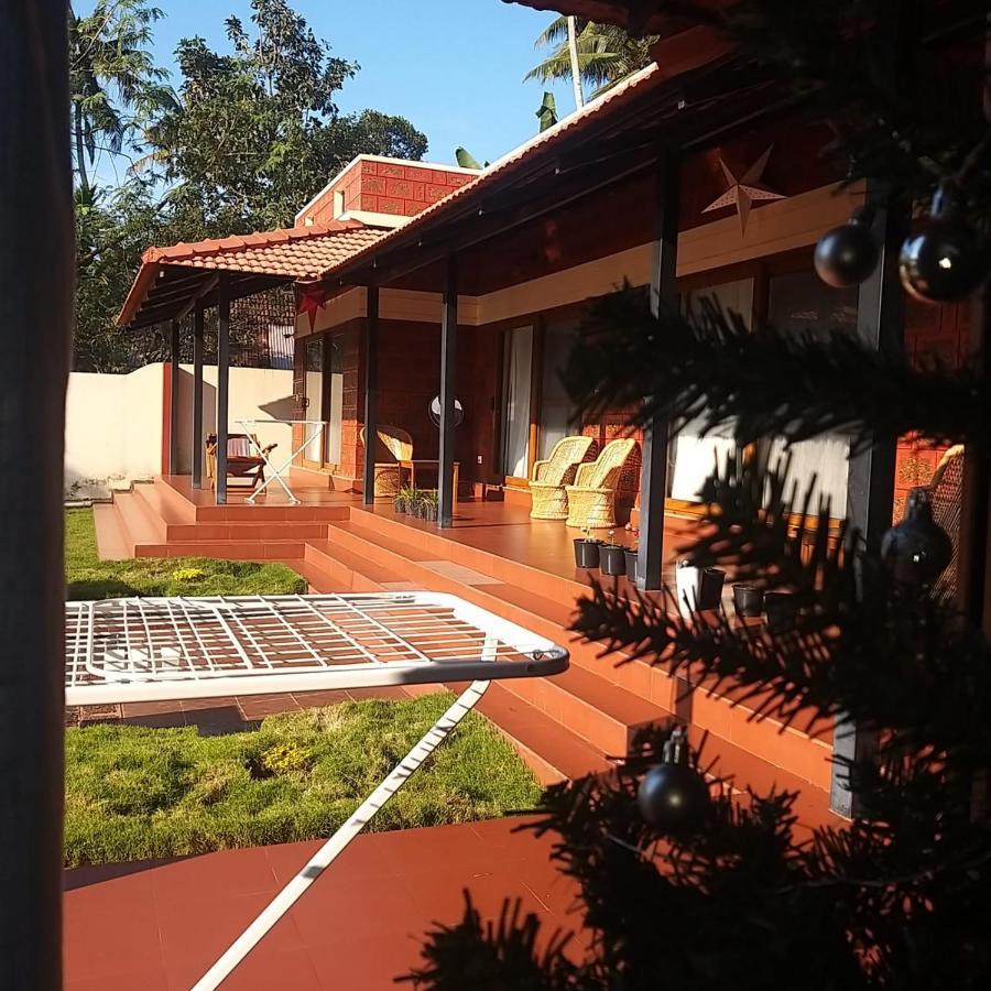 The Ixora - A Boutique Homestay Варкала Экстерьер фото