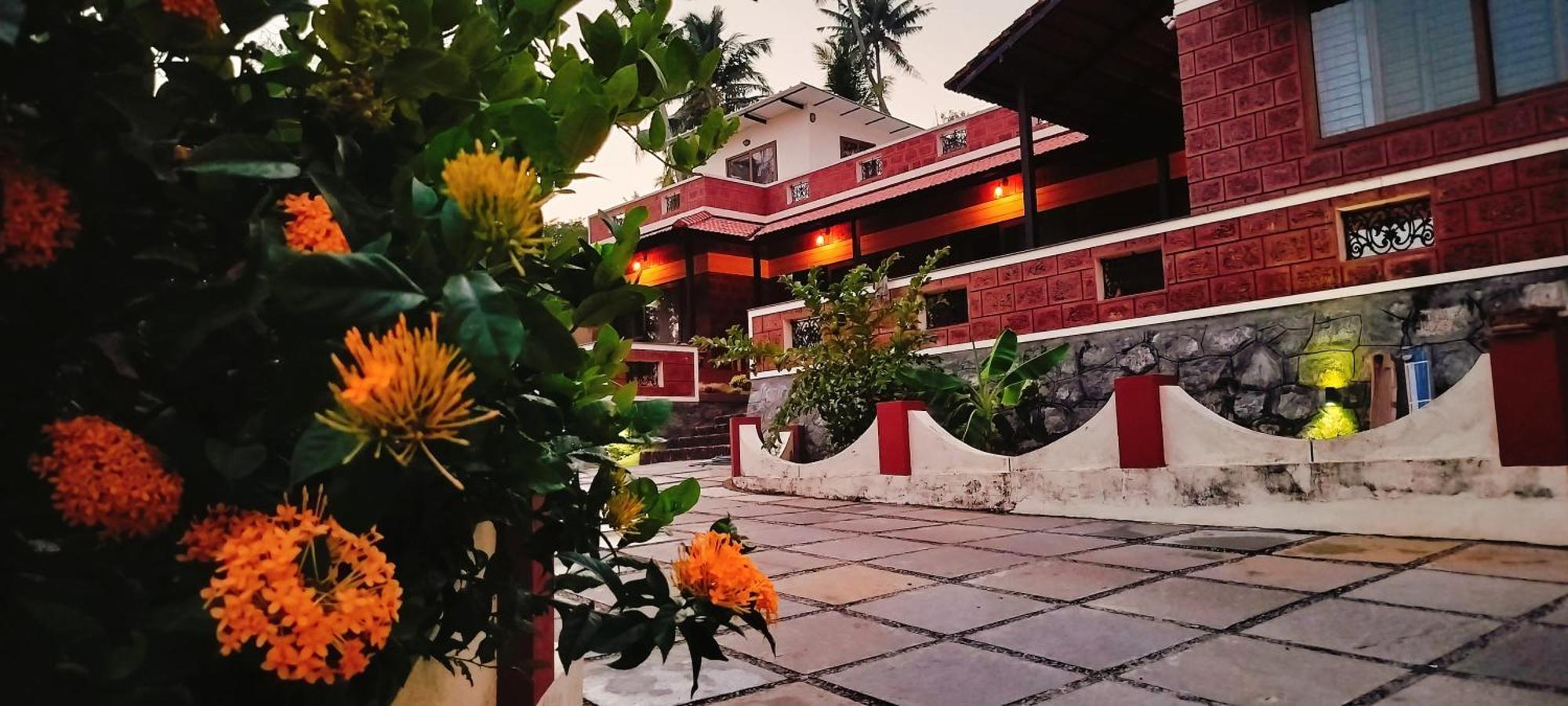 The Ixora - A Boutique Homestay Варкала Экстерьер фото
