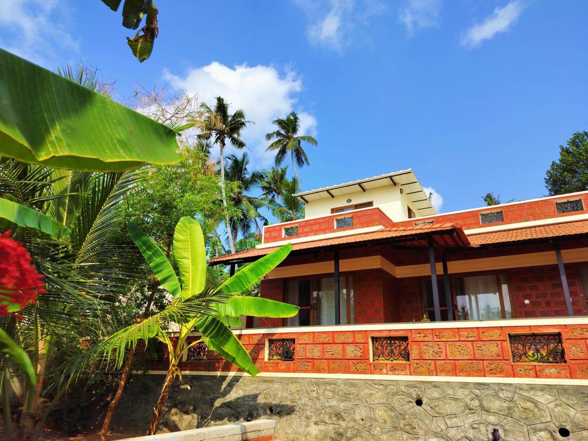 The Ixora - A Boutique Homestay Варкала Экстерьер фото