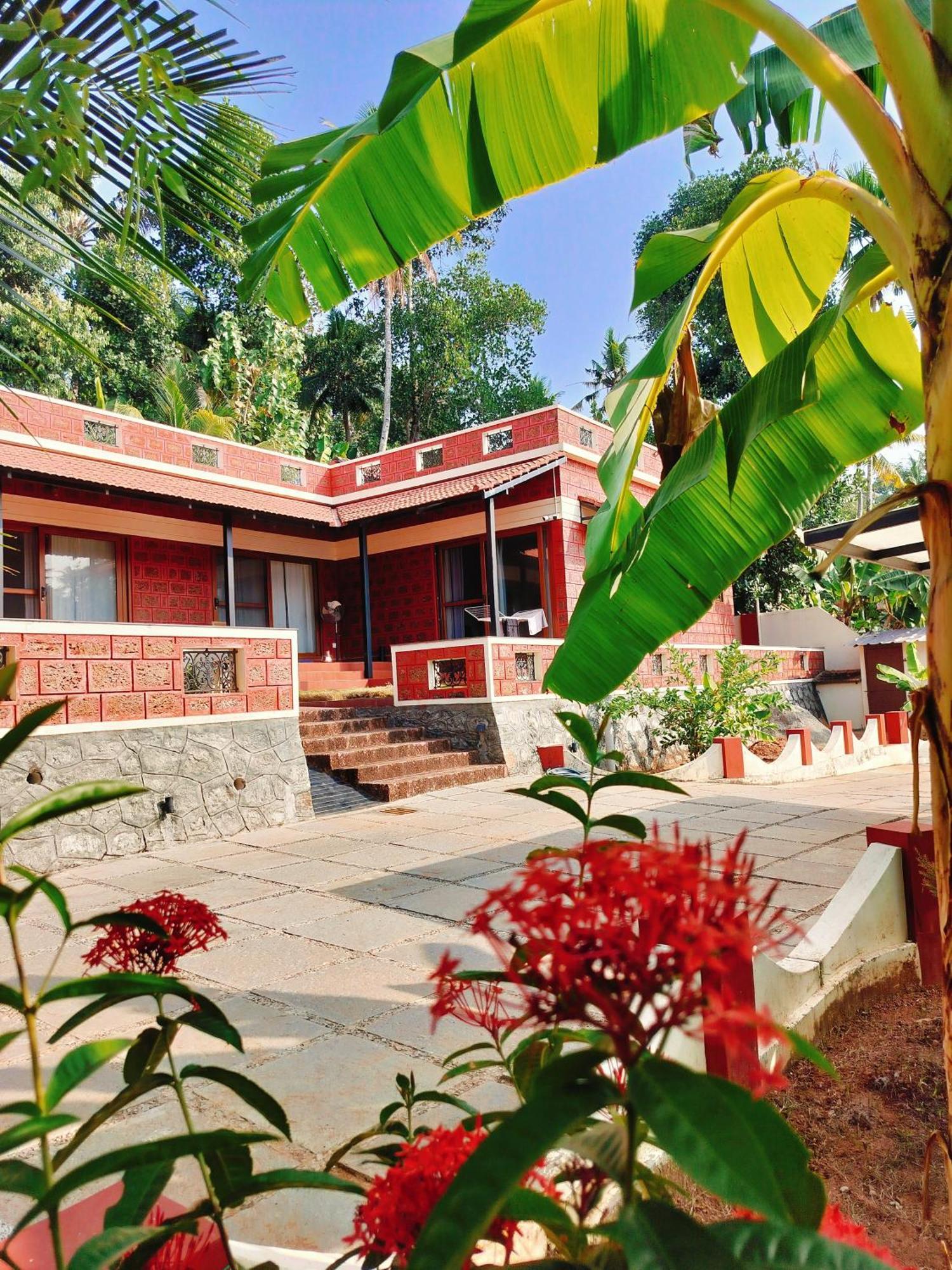 The Ixora - A Boutique Homestay Варкала Экстерьер фото